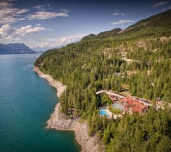 Halcyon Hot Springs on lake