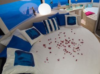 ANTHENEA IS THE FIRST FLOATING ECO-LUX HOTEL SUITE interior