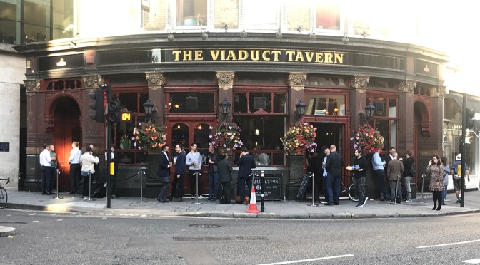 Top Pubs In London: The Viaduct Tavern