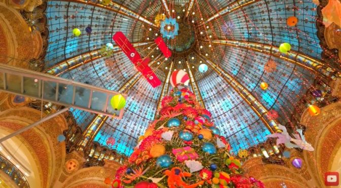 Walking Tour: Christmas Lights Up In Galeries Lafayette, Paris (Video)