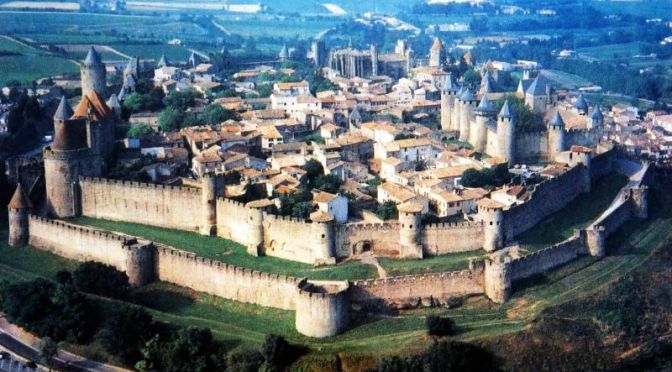 Walks: ‘Carcassonne Castle’ In France (Video)