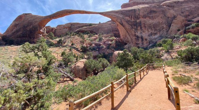 Top HIkes: ‘Devil’s Garden Trail’ – Arches National Park In Utah (4K Video)