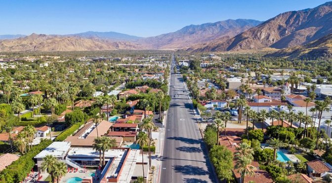 Walks: ‘Downtown Palm Springs, California’ (Video)