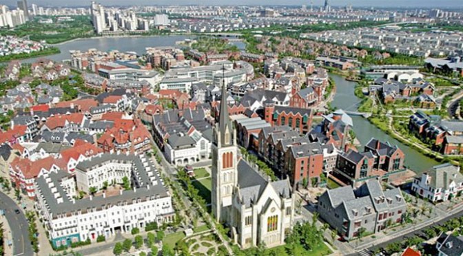 Walks: ‘Thames Town’ In Shanghai, China (4K Video)
