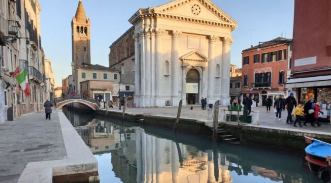 Walk: ‘East Dorsoduro District’ In Venice (Video)