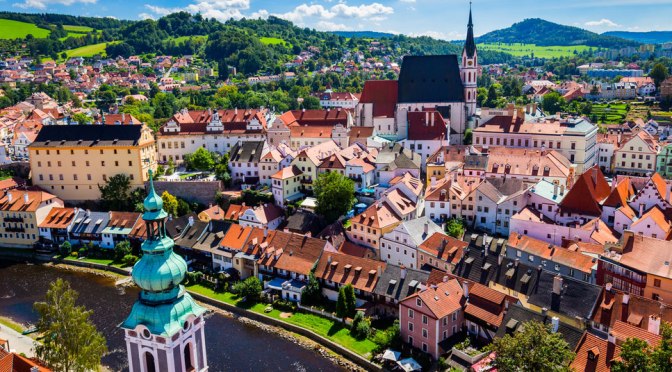 Walks: Český Krumlov – Czech Republic (4K Video)