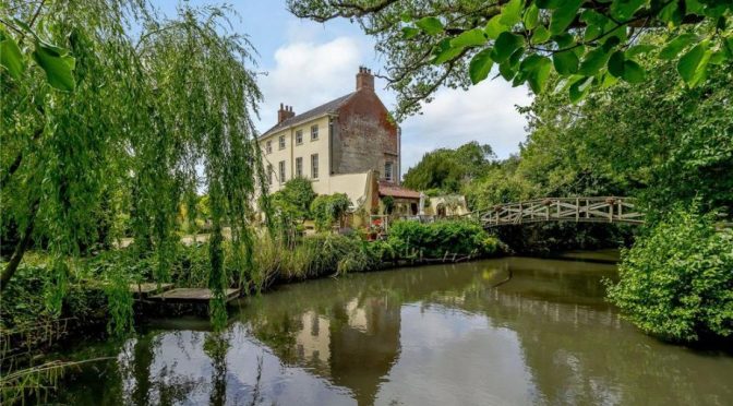 English Country Homes: The Old Rectory Near Beeston, North Norfolk