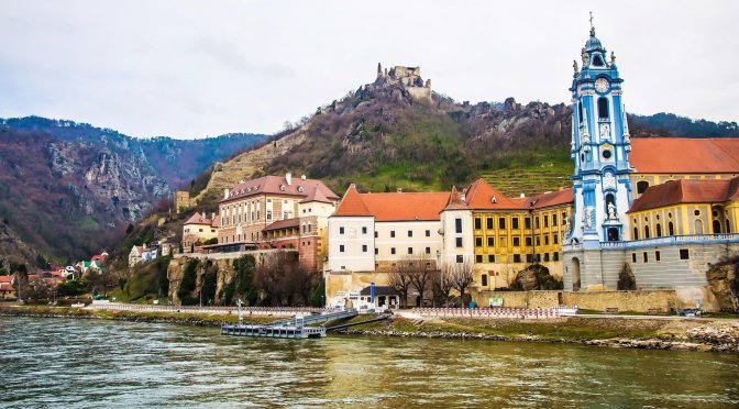 Walks: Dürnstein On The Danube River, Austria (4K)