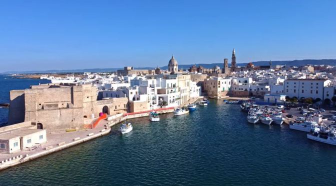 Walking Tour: Monopoli – Southeastern Italy (4K)