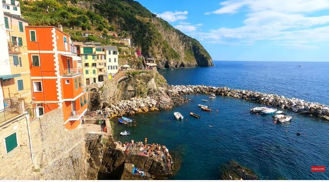 Walks: Riomaggiore – Cinque Terre, Italy (4K)