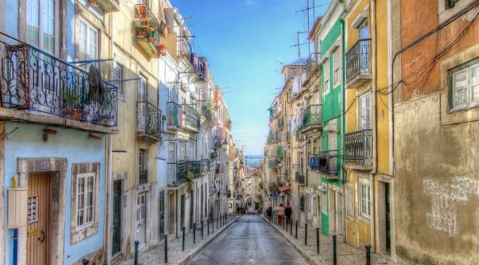 Views: Streets And Shops Of Lisbon, Portugal (4K)