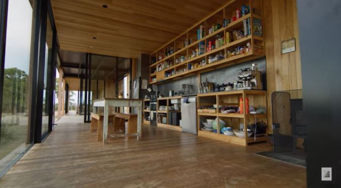 Tours: Off The Grid ‘Pine Flat Lodge’ In Tasmania