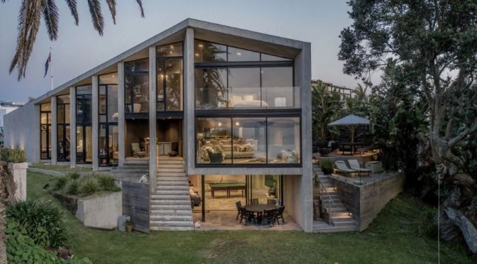 Concrete Architecture: The Sandcastle In Point Chevalier, New Zealand