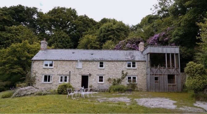 Tours: An ‘Artists Cottage’ In East Devon, England