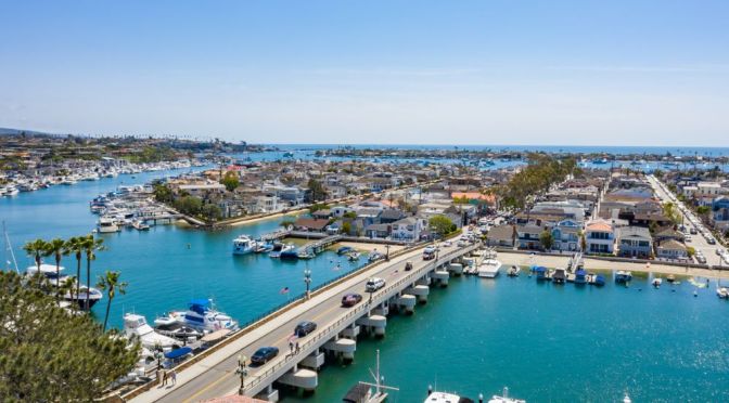 Walks: Balboa Island In Southern California (4K)