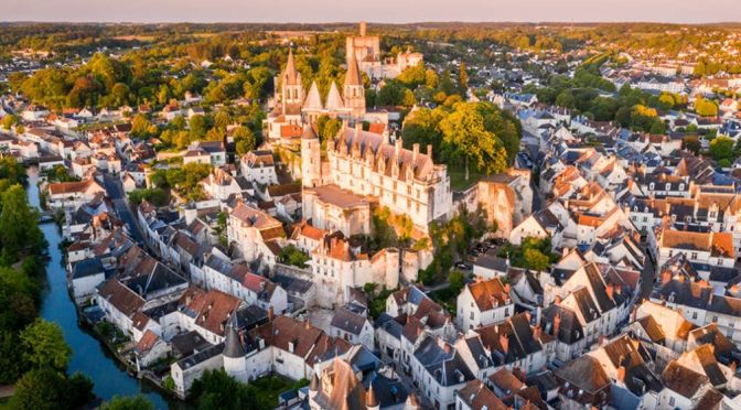 Walking Tour: Loches In The Loire Valley, France