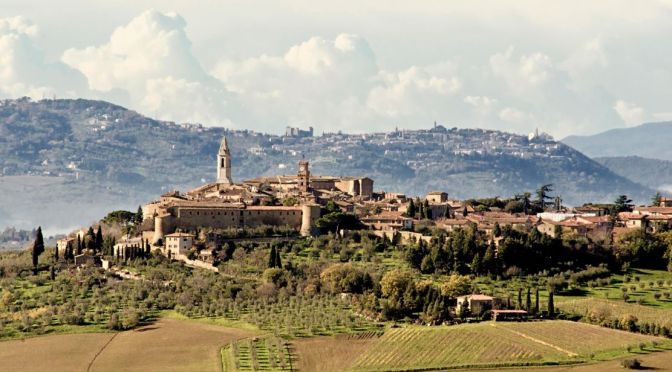 Village Walking Tours: Pienza In Tuscany, Italy (4K)