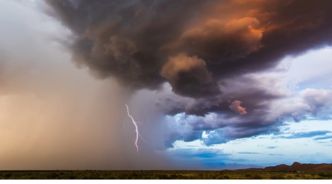 Storm Chasing: ‘Níłtsą́ – A Monsoon Film’ (2022)