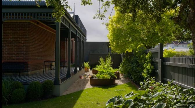 Tours: Brighton House In Melbourne, Australia