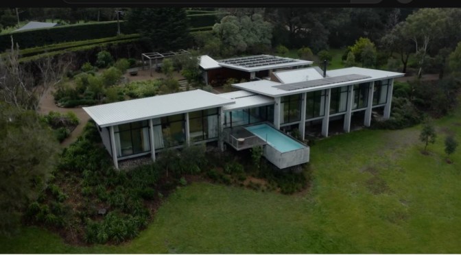 Mid-Century Modern: Merricks House Tour